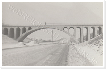 Die neue Br&uuml;cke im Winter 1958/59 in Richtung M&uuml;nchen