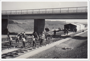 Herstellen der Fahrbahn n&ouml;rdlich von Blintendorf Mai 1936